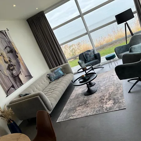 Enkhuizer Ijsselmeerstrand Erste Reihe Mit Zaun Hausnr 204