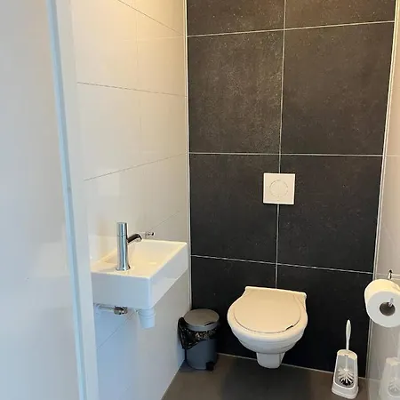 Enkhuizer Ijsselmeerstrand Erste Reihe Mit Zaun Hausnr 204